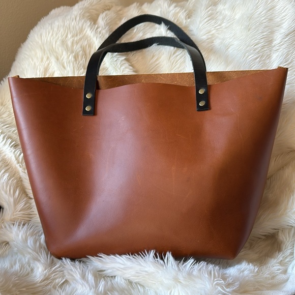 Large Honey Portland Leather Good Classic Tote - Picture 2 of 3